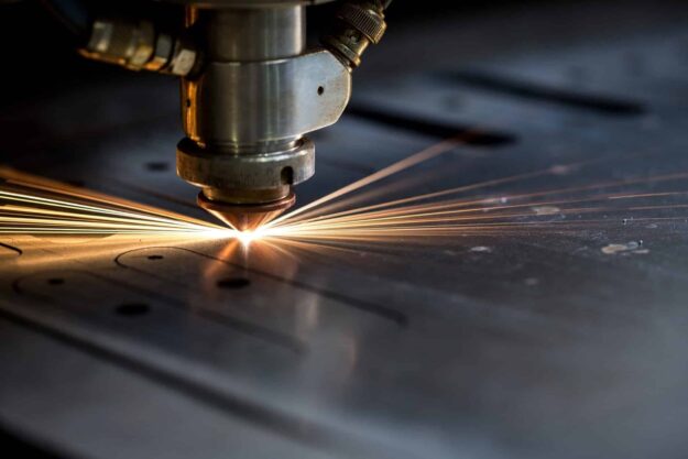CO2 and Fiber Laser Cutting Technologies