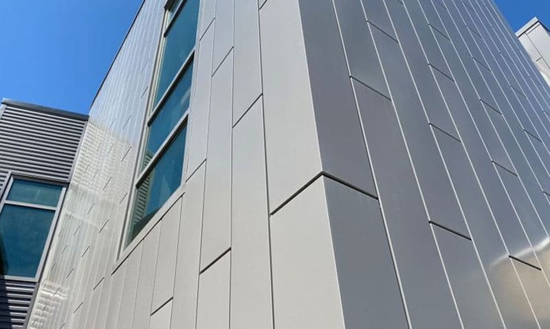 商业建筑金属墙板的外观